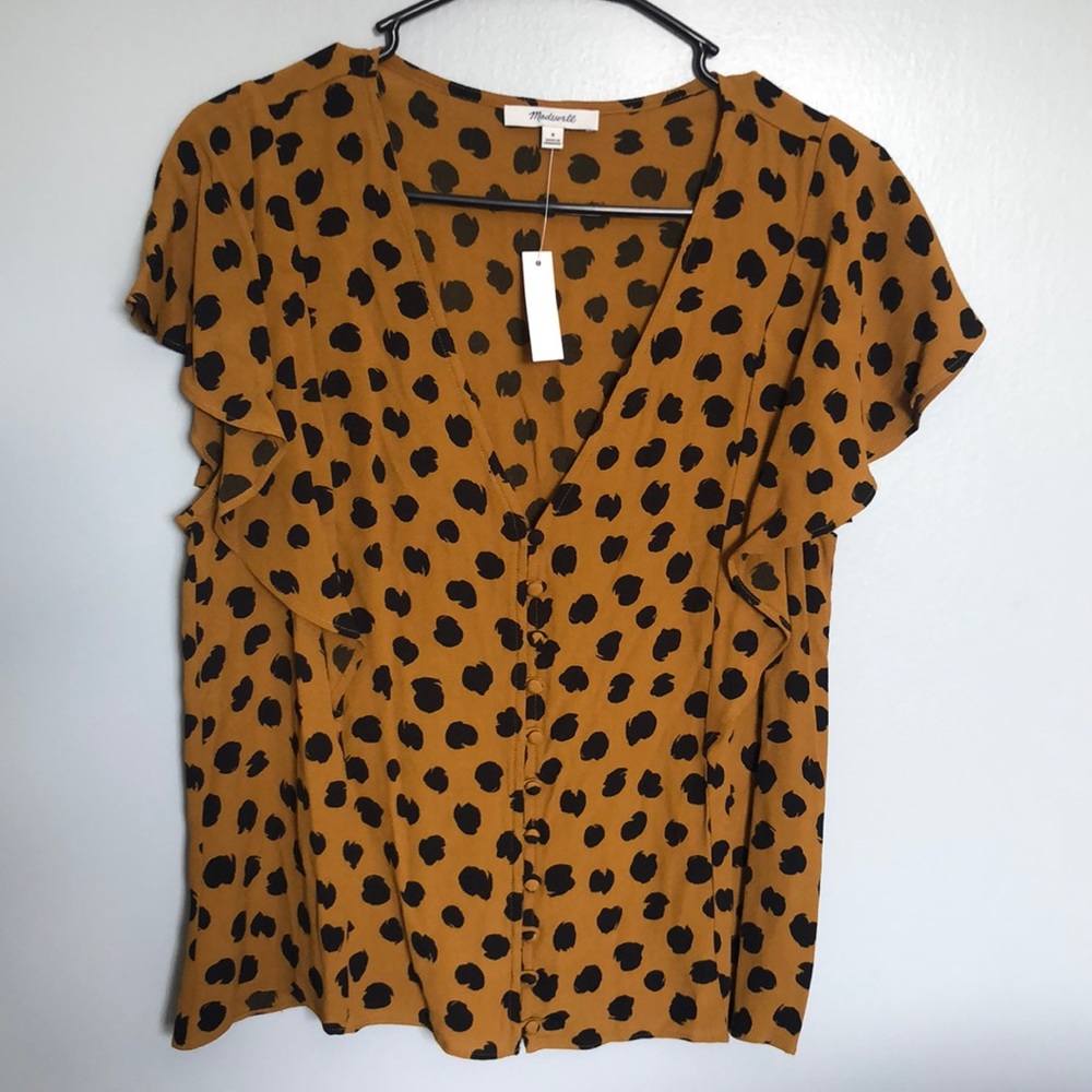 Sleeveless blouse